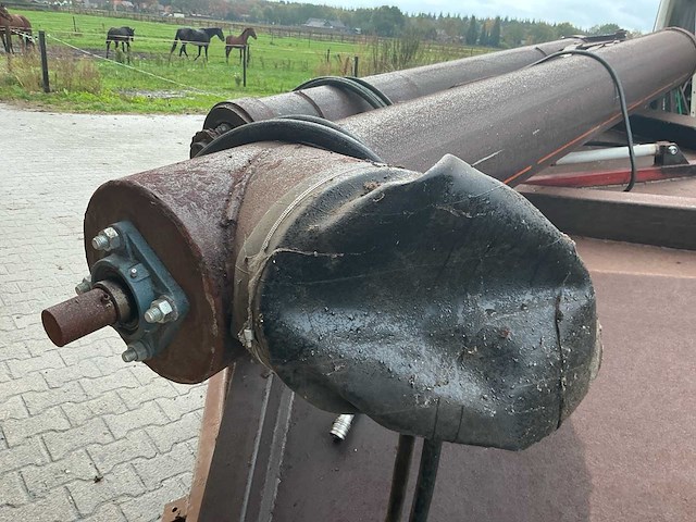 Kipper achterklep met vijzel - afbeelding 8 van  11