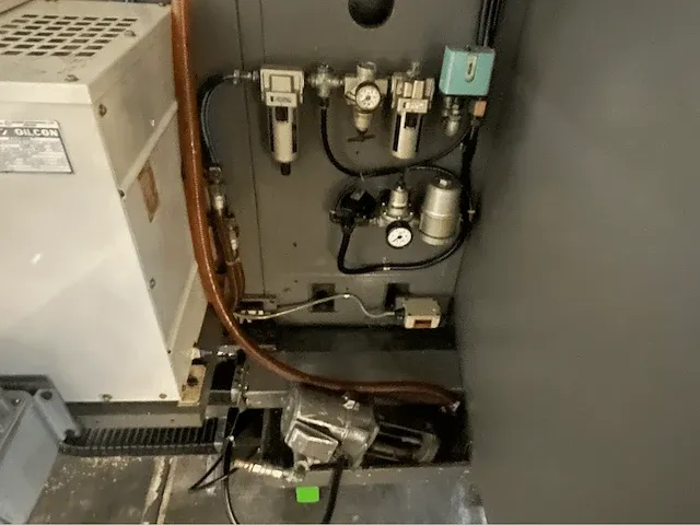 Kira kv-5mc cnc freesmachine - afbeelding 10 van  19