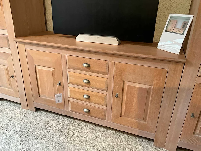 Kiria eiken tv-dressoir - afbeelding 1 van  6