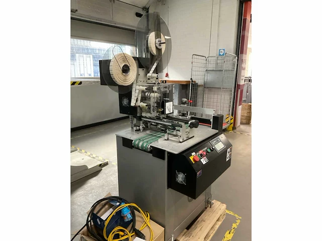 Kirk ruby 435, 215v, 314-3 adresseer label en sluitmachine - afbeelding 5 van  27