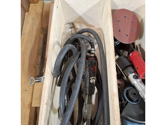Kist met pneumatisch gereedschap , o.a. red rooster, toku - afbeelding 8 van  8