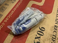 Kist vol diverse badkamer spullen - afbeelding 13 van  15