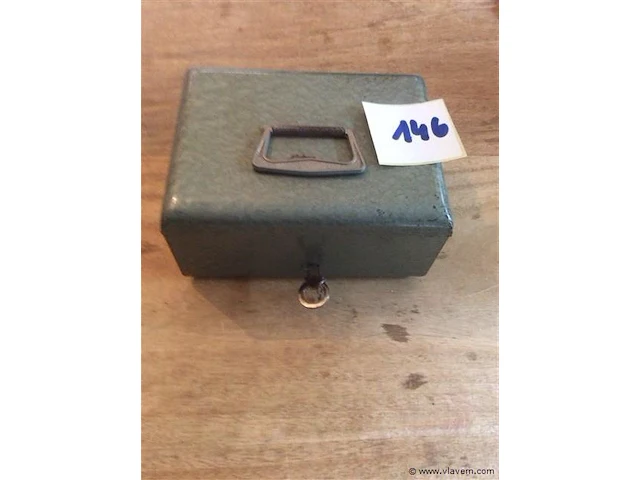 Kistje met sleutel - afbeelding 1 van  2