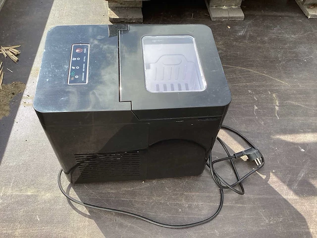 Kitchen btothers kb4044 ijsblokjesmachine - afbeelding 1 van  4