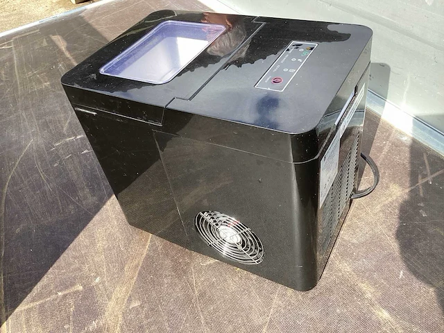 Kitchen btothers kb4044 ijsblokjesmachine - afbeelding 3 van  4