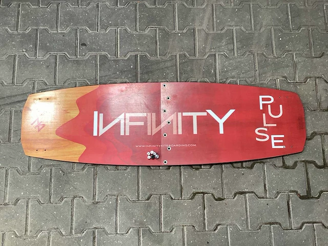 Kitesurfboard - afbeelding 1 van  6