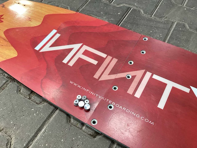 Kitesurfboard - afbeelding 3 van  6