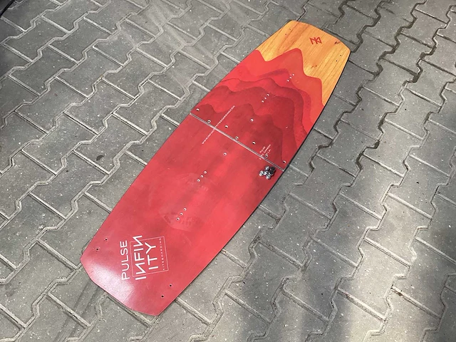 Kitesurfboard - afbeelding 4 van  6