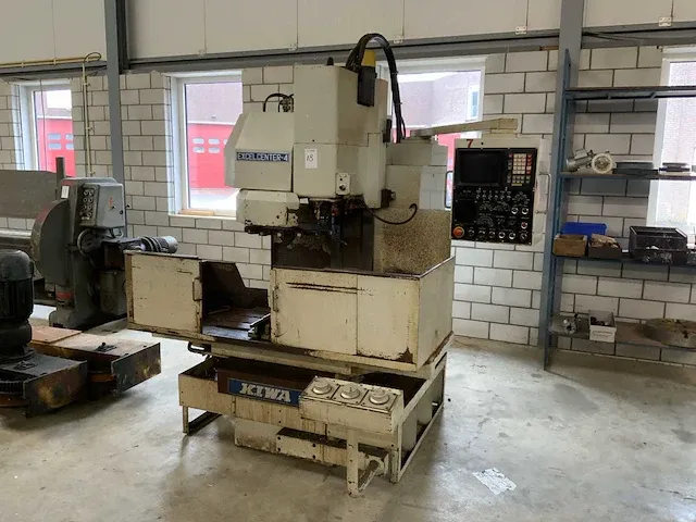 Kiwa excelcenter-4 cnc freesmachine - afbeelding 1 van  19
