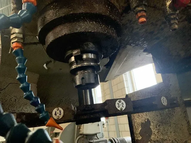Kiwa excelcenter-4 cnc freesmachine - afbeelding 15 van  19