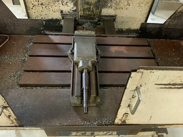 Kiwa excelcenter-4 cnc freesmachine - afbeelding 17 van  19