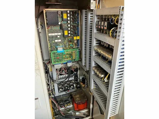 Kiwa excelcenter-4 verticale cnc-bewerkingscentrum - afbeelding 9 van  28
