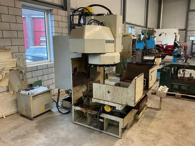 Kiwa excelcenter-4 verticale cnc-bewerkingscentrum - afbeelding 23 van  28