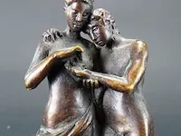 Klassiek bronzen paar op houten basement - afbeelding 5 van  5