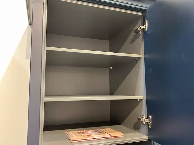 Klassiek eiland keukenopstelling - afbeelding 19 van  33