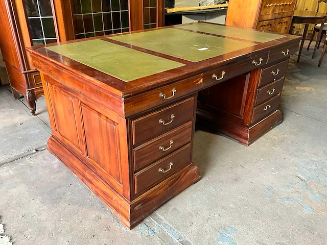 Klassiek engels bureau - afbeelding 1 van  6