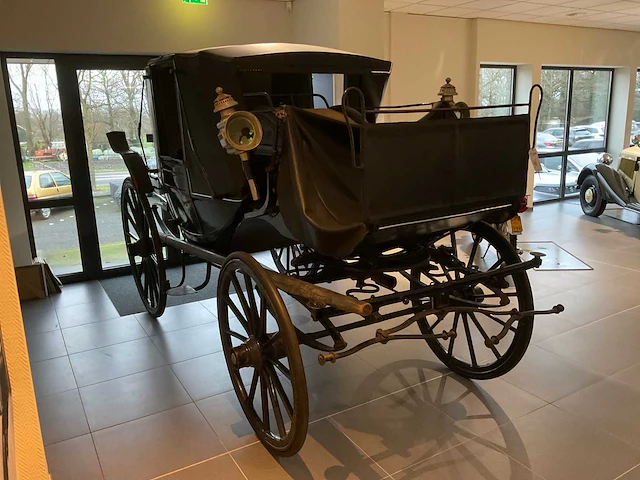 Klassiek houten rijtuig / koets (bückeburg) - afbeelding 7 van  14