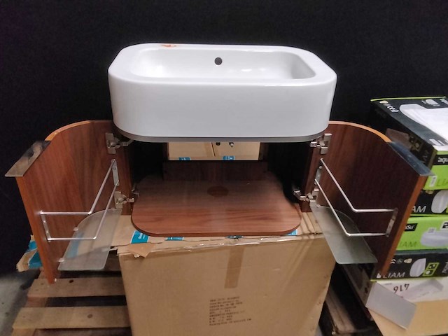 Klassiek klein badkamermeubel met spoelbak. - afbeelding 2 van  6