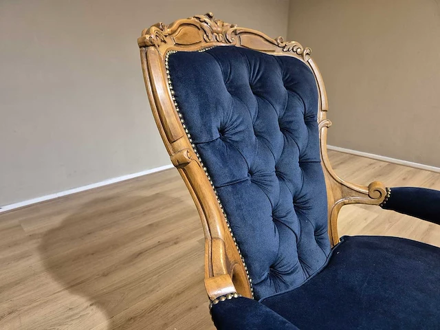 Klassieke - antieke - fauteuil - opnieuw bekleed - afbeelding 11 van  14
