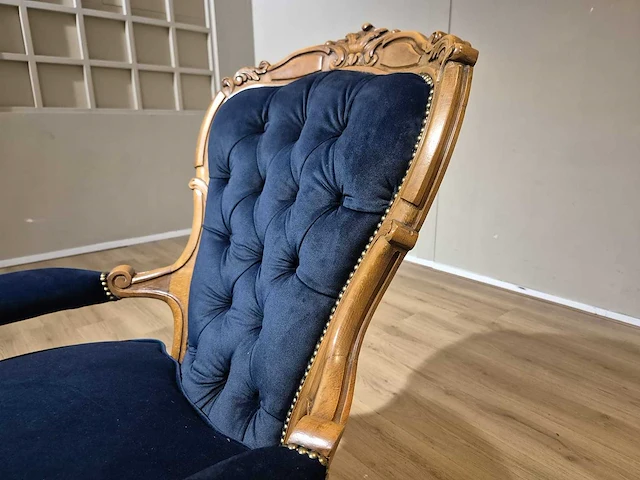 Klassieke - antieke - fauteuil - opnieuw bekleed - afbeelding 12 van  14