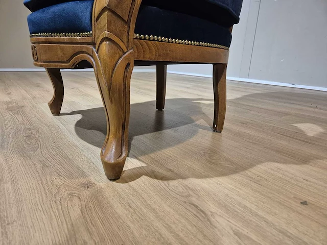 Klassieke - antieke - fauteuil - opnieuw bekleed - afbeelding 13 van  14