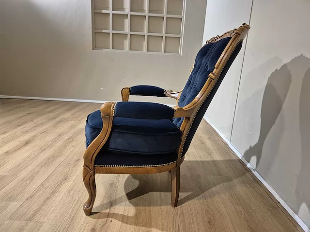 Klassieke - antieke - fauteuil - opnieuw bekleed - afbeelding 3 van  14