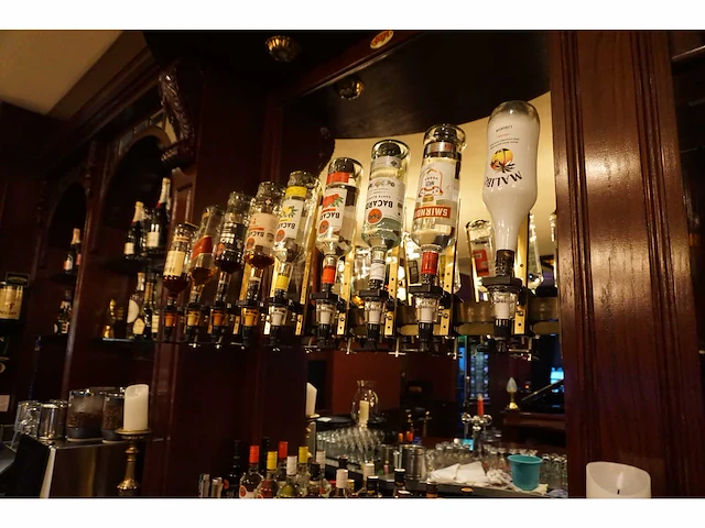 Klassieke achterwand bar inclusief spiegels - afbeelding 3 van  13