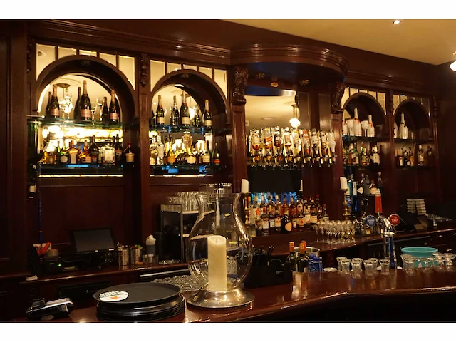 Klassieke achterwand bar inclusief spiegels - afbeelding 5 van  13