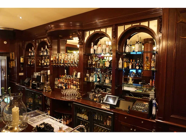 Klassieke achterwand bar inclusief spiegels - afbeelding 1 van  13