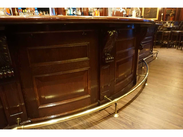 Klassieke horeca bar met messing voetsteun - afbeelding 2 van  12