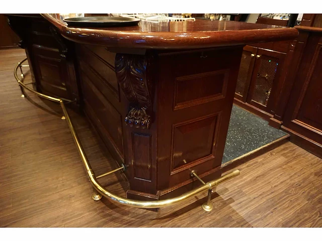 Klassieke horeca bar met messing voetsteun - afbeelding 3 van  12