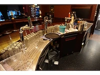Klassieke horeca bar met messing voetsteun - afbeelding 6 van  12