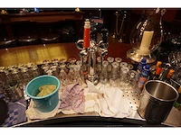 Klassieke horeca bar met messing voetsteun - afbeelding 9 van  12