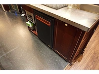 Klassieke horeca bar met messing voetsteun - afbeelding 11 van  12