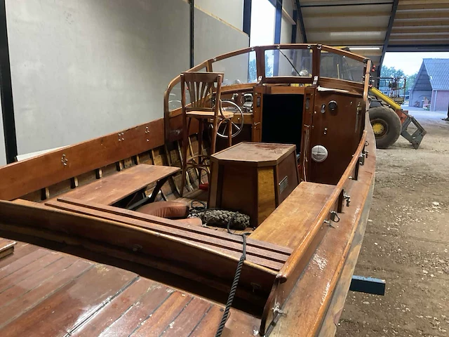 Klassieke kajuitboot / plezierjacht - afbeelding 11 van  34