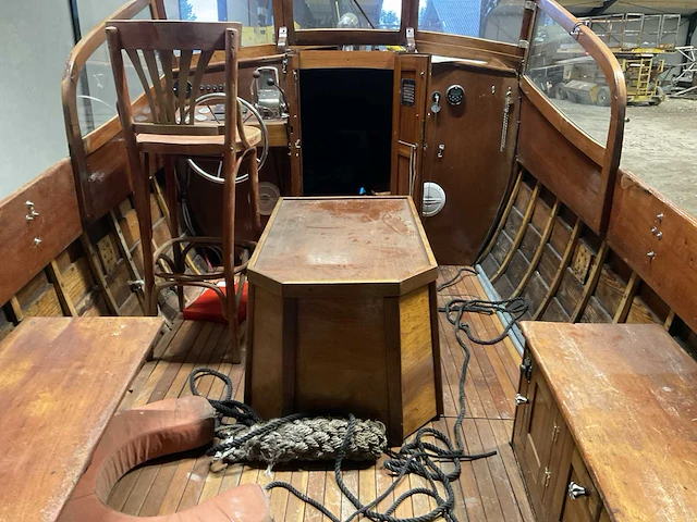 Klassieke kajuitboot / plezierjacht - afbeelding 17 van  34