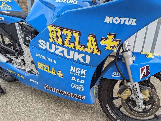 Klassieke racemotor suzuki, rg250 tyga, bouwjaar 1986 - afbeelding 4 van  24