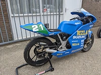 Klassieke racemotor suzuki, rg250 tyga, bouwjaar 1986 - afbeelding 19 van  24
