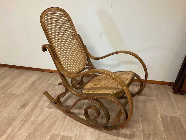 Klassieke schommelstoel - afbeelding 1 van  3