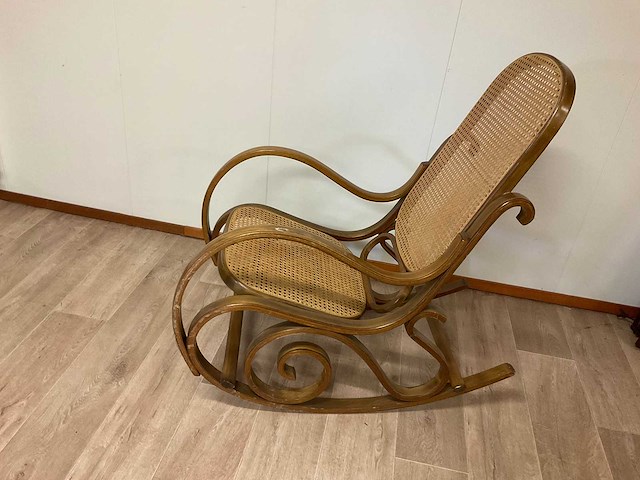 Klassieke schommelstoel - afbeelding 3 van  3