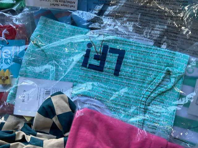 Kleding (500x) - afbeelding 16 van  25