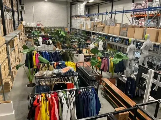 Kleding en inventaris uit faillissement gaastra