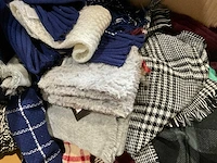 Kleding, schoenen & accessoires (1100x) - afbeelding 2 van  27