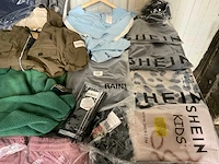 Kleding, schoenen & accessoires (1100x) - afbeelding 23 van  27