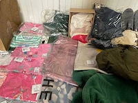 Kleding, schoenen & accessoires (1100x) - afbeelding 25 van  27