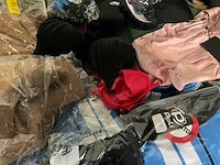 Kleding, schoenen, accessoires (1250x) - afbeelding 17 van  32