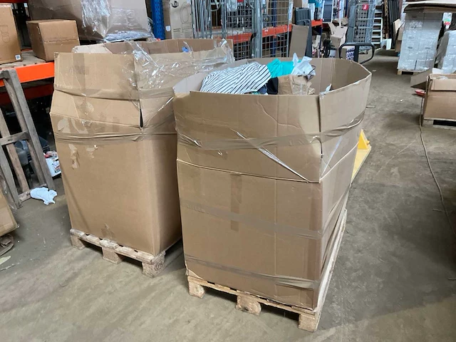 Kleding, schoenen, accessoires (1250x) - afbeelding 24 van  32