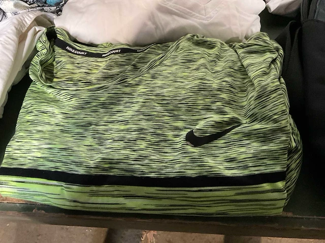 Kleding, schoenen, accessoires (1250x) - afbeelding 32 van  32