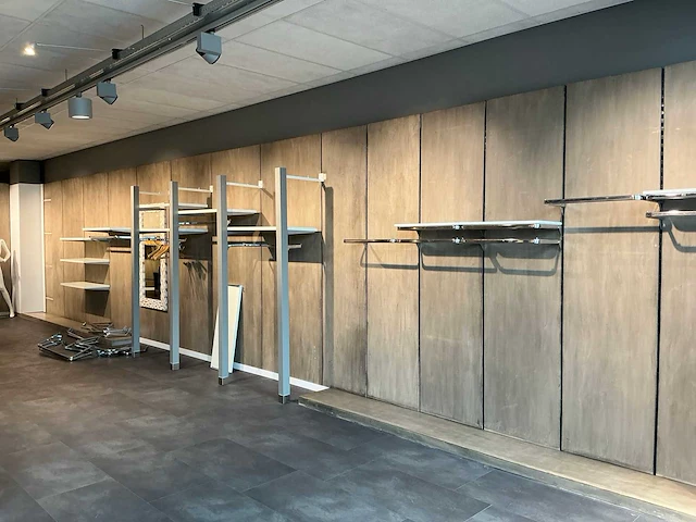 Kleding winkel inventaris - afbeelding 2 van  82
