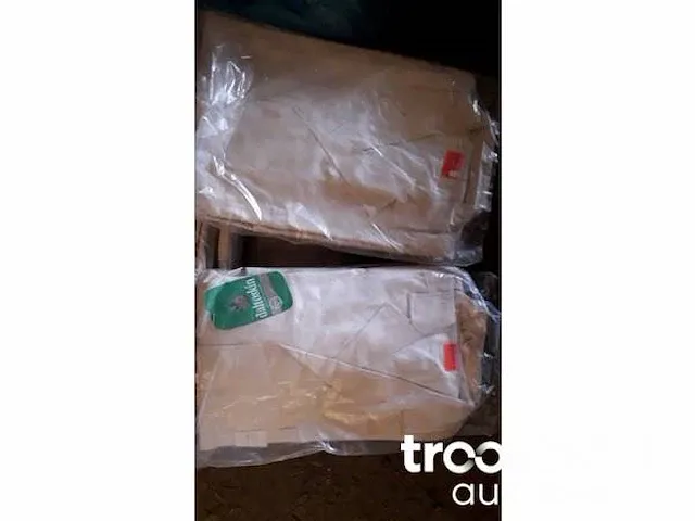 Kleding - afbeelding 1 van  8